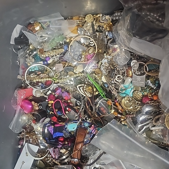 Mixed Wearable or Crafting Jewelry 2 pound box ๐ฆ Random Lot - Picture 13 of 13